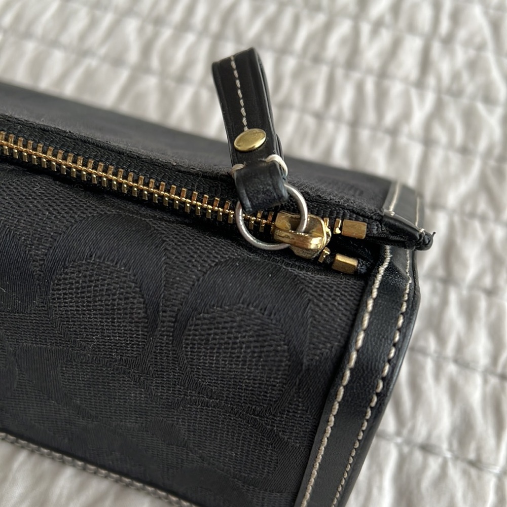 Coach Wallet - Picture 9 of 9